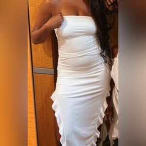 STRAPLESS WHITE RUFFLE DRESS
